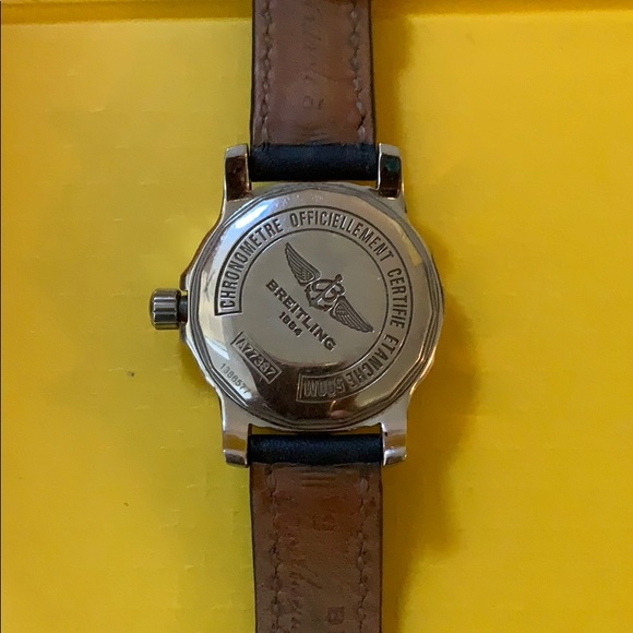 Women’s black leather band/ face Breitling watch. - Picture 8 of 8